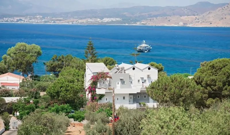 George Beach Studios & Villas