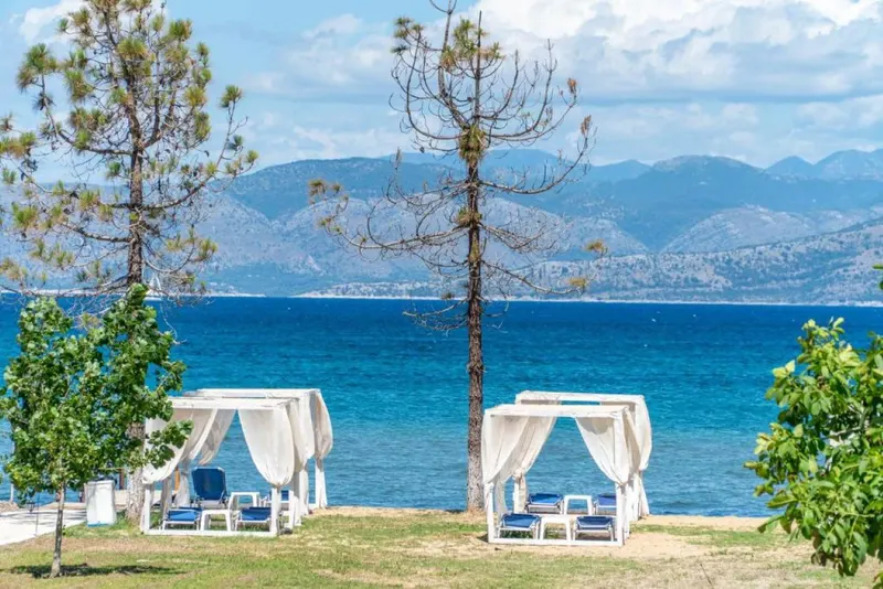 Sandy Beach Complex
