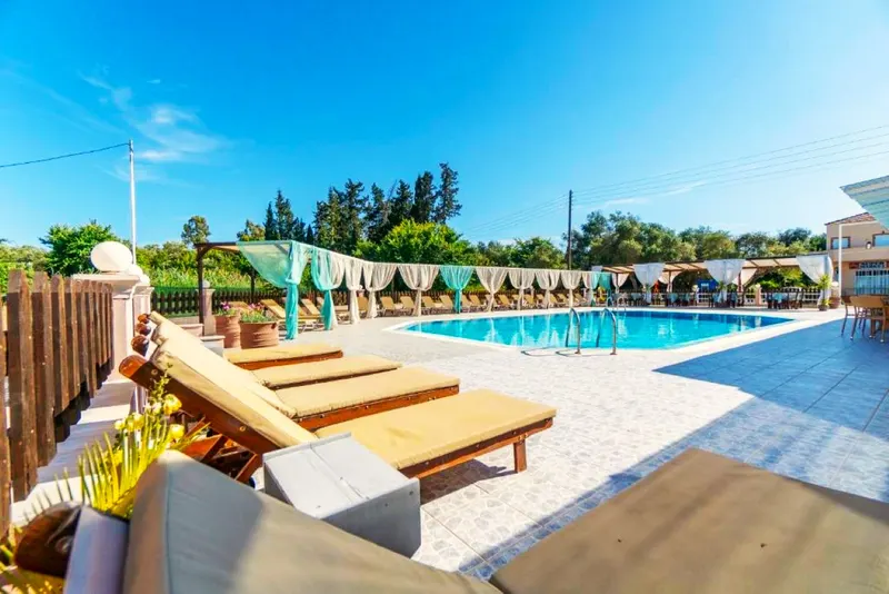 Sandy Beach Complex