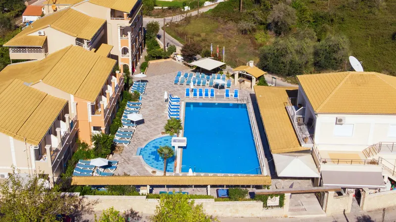Kavos Plaza Hotel