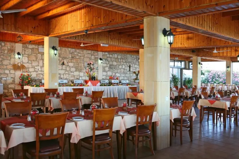 Corallia Beach Hotel Apts