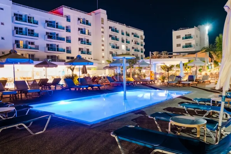 Kapetanios Bay Hotel