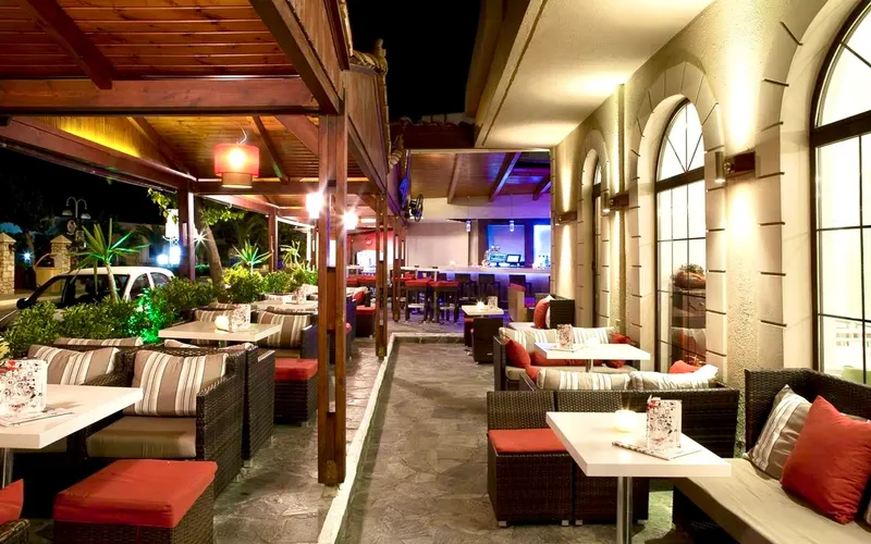 Axos Hotel