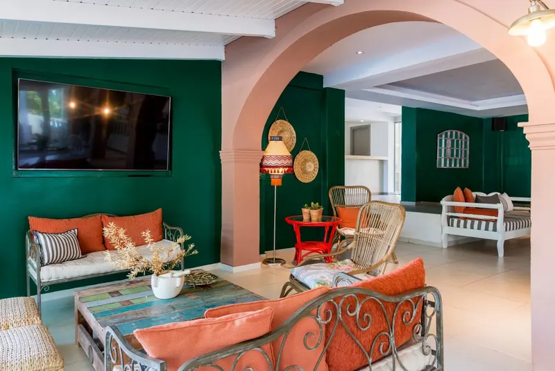 Sirocco Hotel