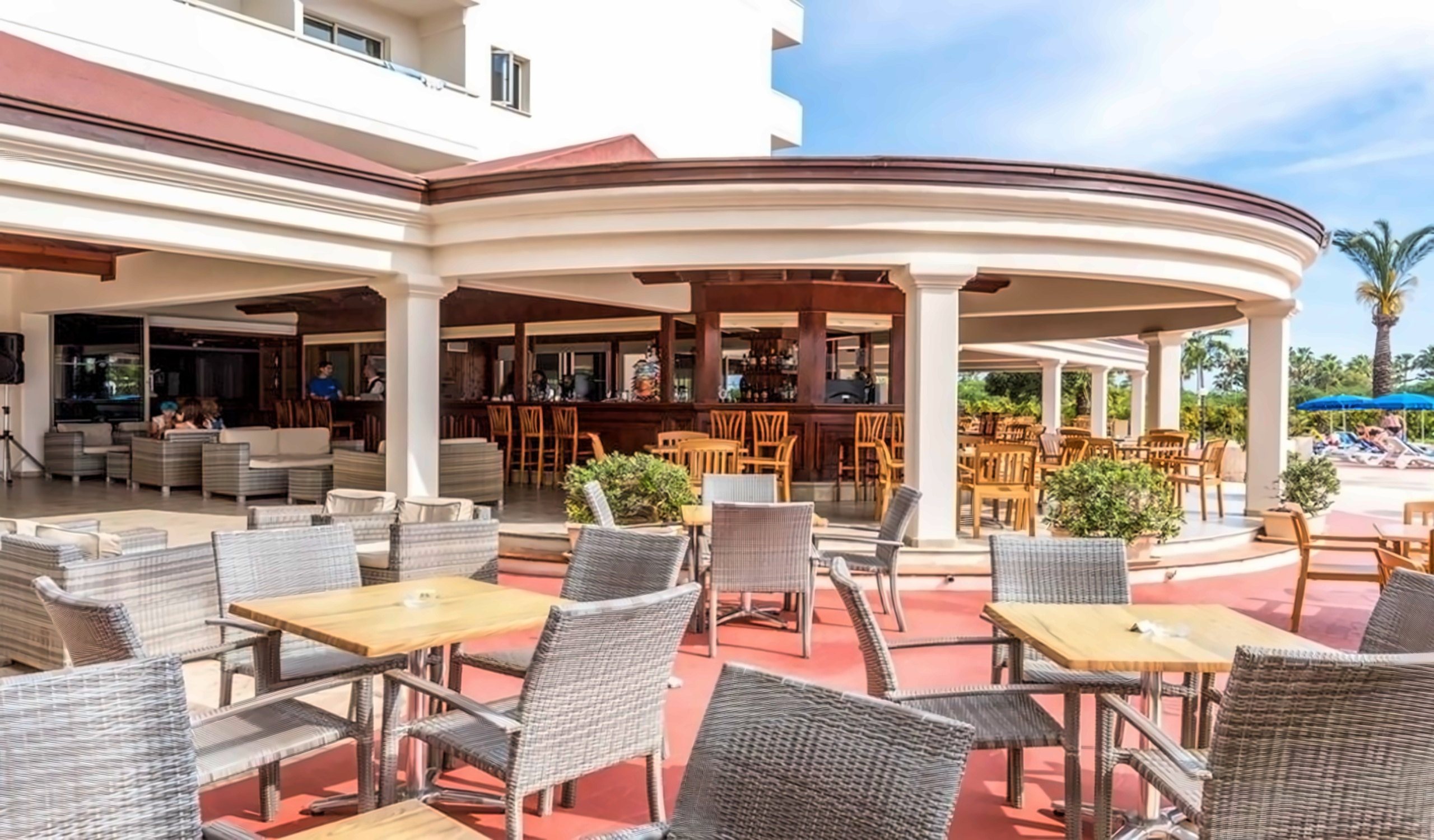 Nissiana Hotel & Bungalows