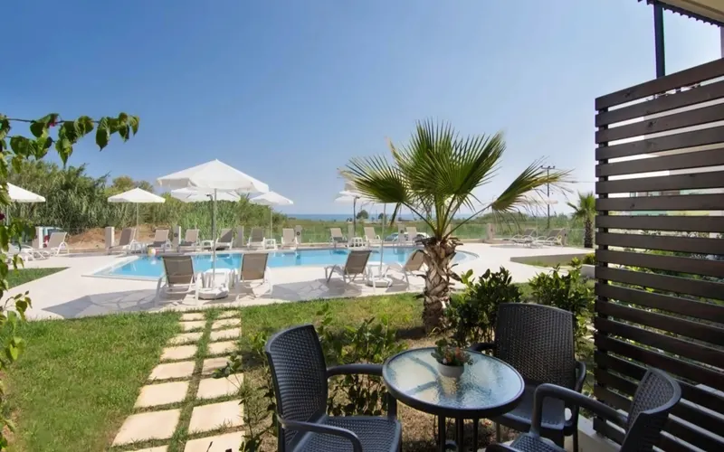 Carisa Suites and Apartments
