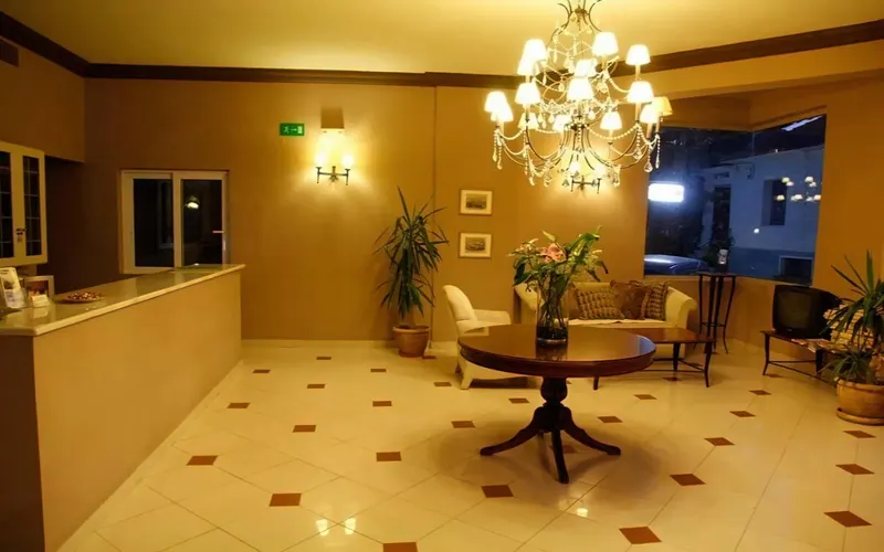 Lambrinos Suites