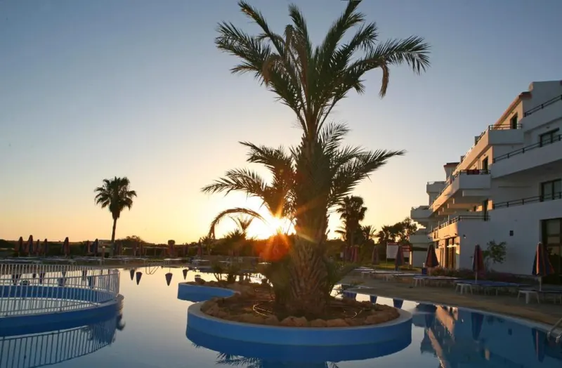 Corallia Beach Hotel Apts