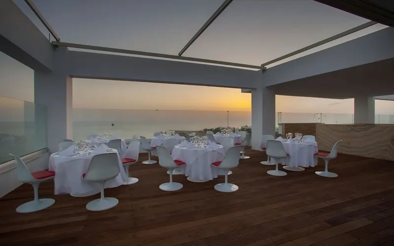 King Evelthon Beach Hotel