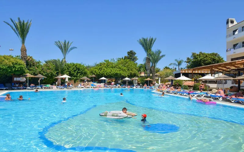 Paphos Gardens Holiday Resort (Apts)