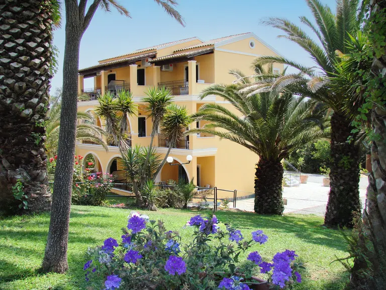 Spiti Nikos Apartments