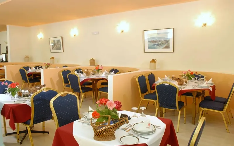 Alexandros Hotel