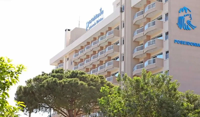 Poseidonia Beach Hotel