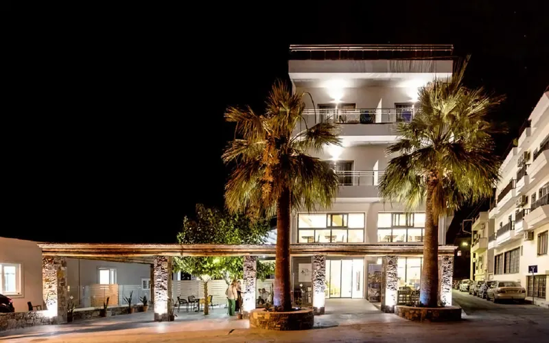 Pollis Hotel