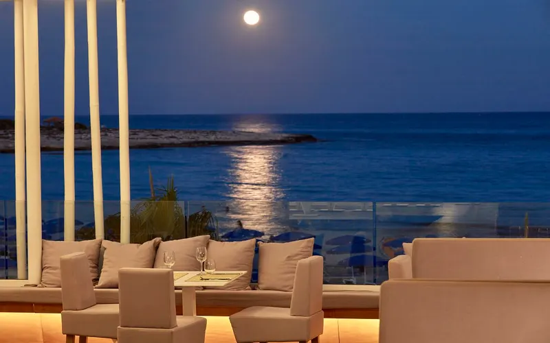 So White Club Resort