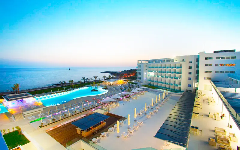 King Evelthon Beach Hotel