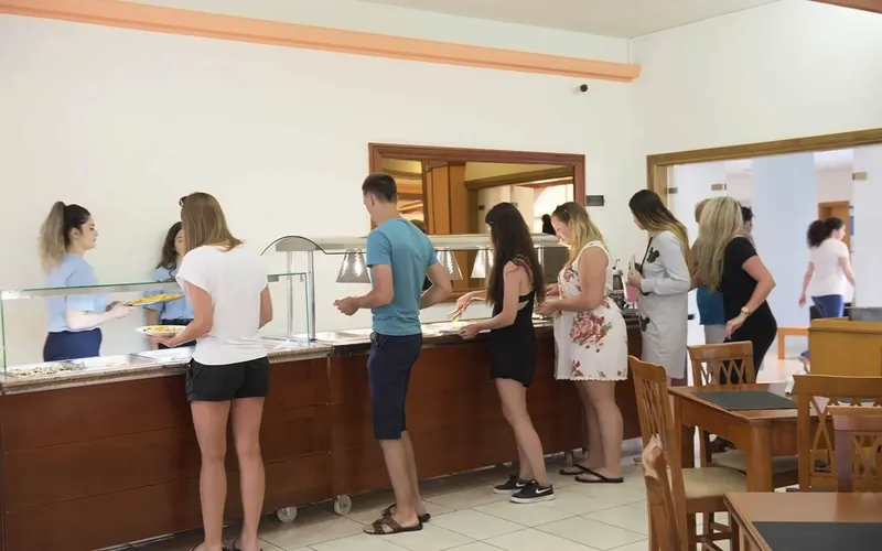 Silver Beach Hotel and Annexe Apartments
