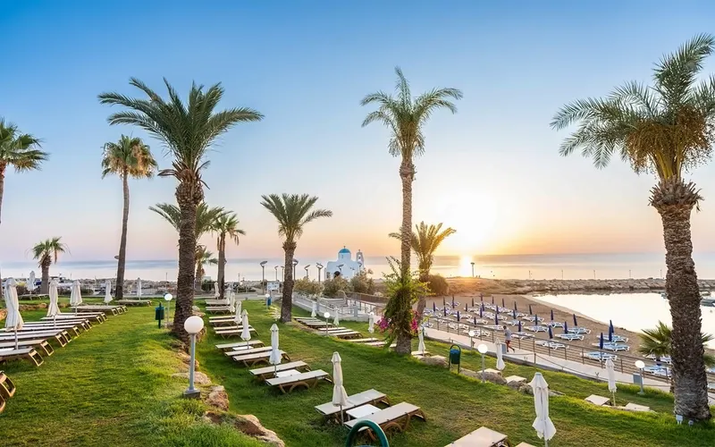 Golden Coast Beach Hotel