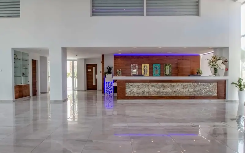 Nicholas Color Hotel