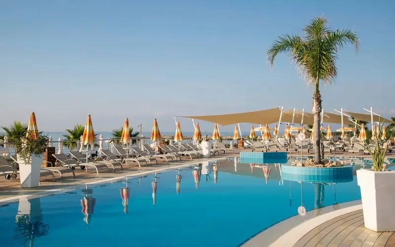 Asterias Beach Hotel