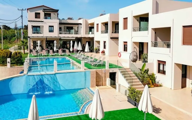 Carisa Suites and Apartments