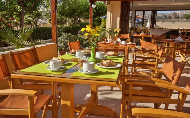 Dimitra Hotel & Apartments