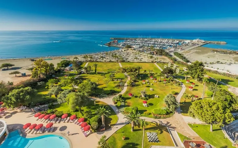 St. Raphael Hotel
