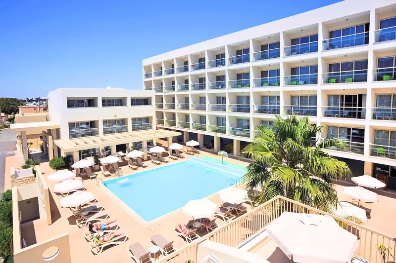 Nelia Gardens