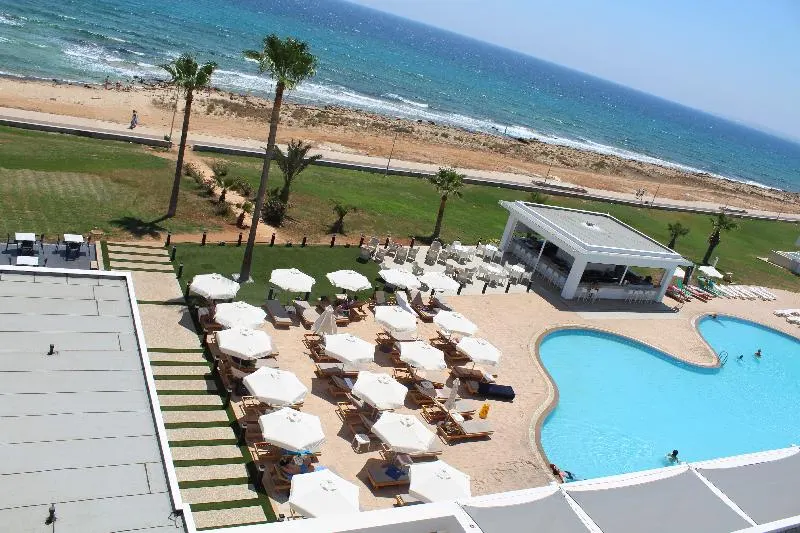 Pierre Anne Beach Hotel