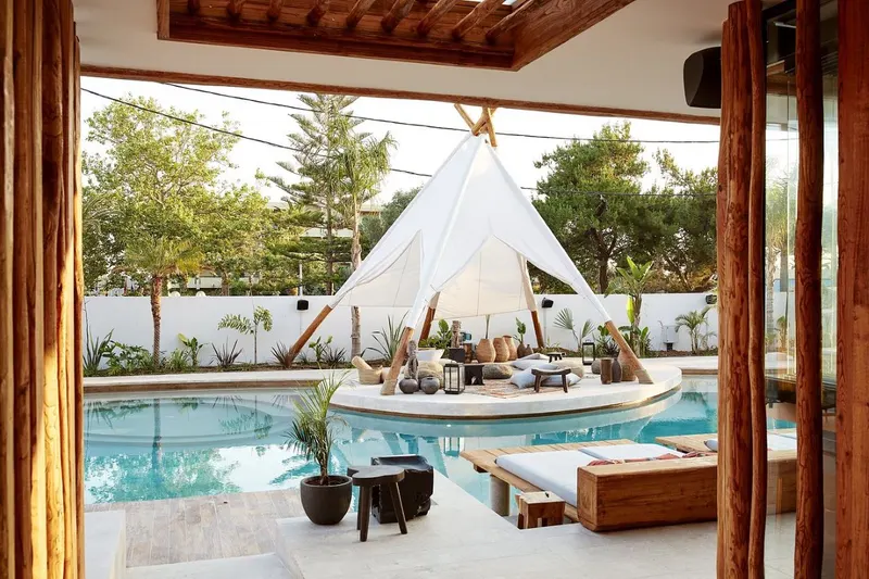 The Syntopia Hotel
