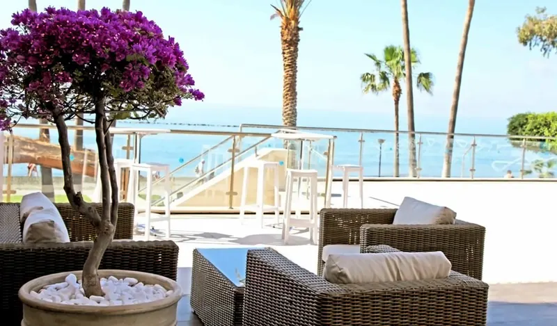 Poseidonia Beach Hotel