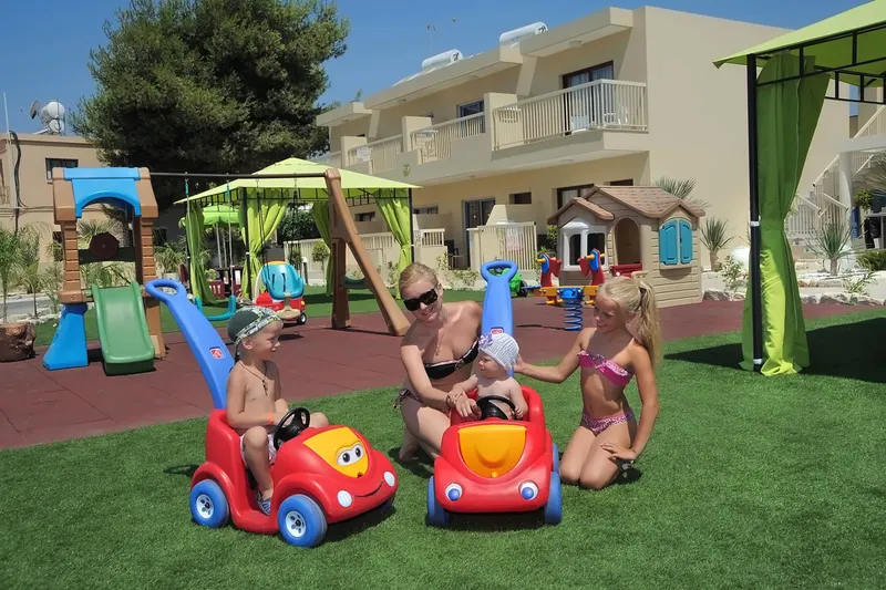 Nelia Gardens