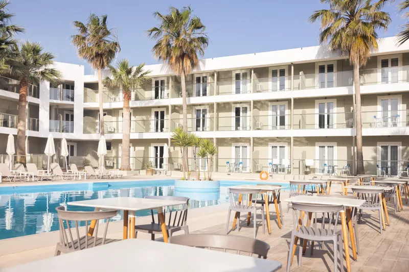 Cameo Beach Resort