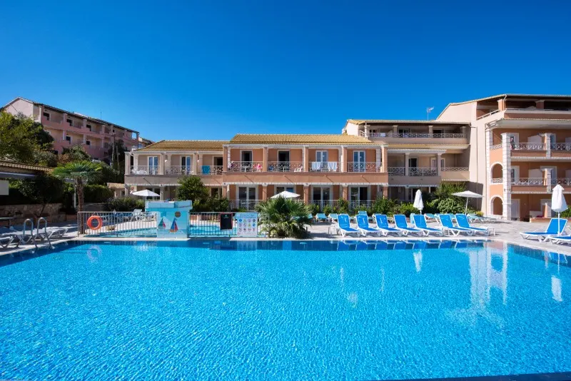Kavos Plaza Hotel