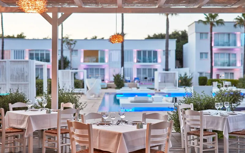 So White Club Resort