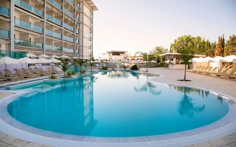 Asterias Beach Hotel