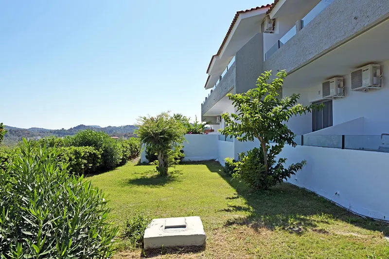 Hillside Studios and Apartments