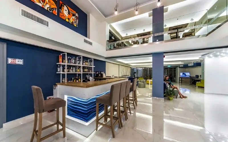 Pollis Hotel