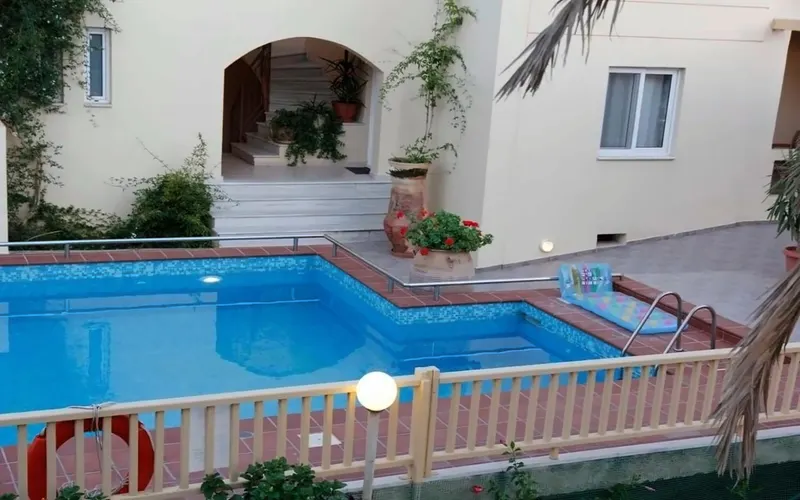 Lambrinos Suites