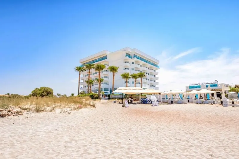 Tasia Maris Sands