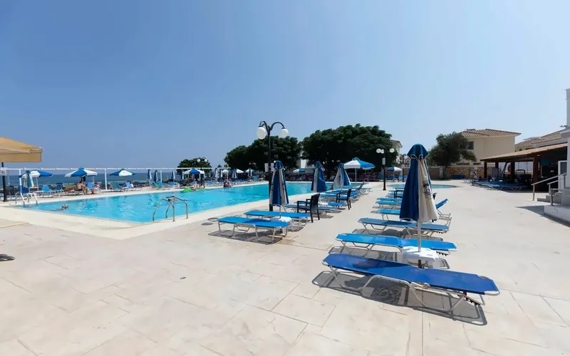 TETYK Hotel & Suites