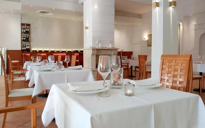 Akrogiali Exclusive Hotel ( Adults Only )