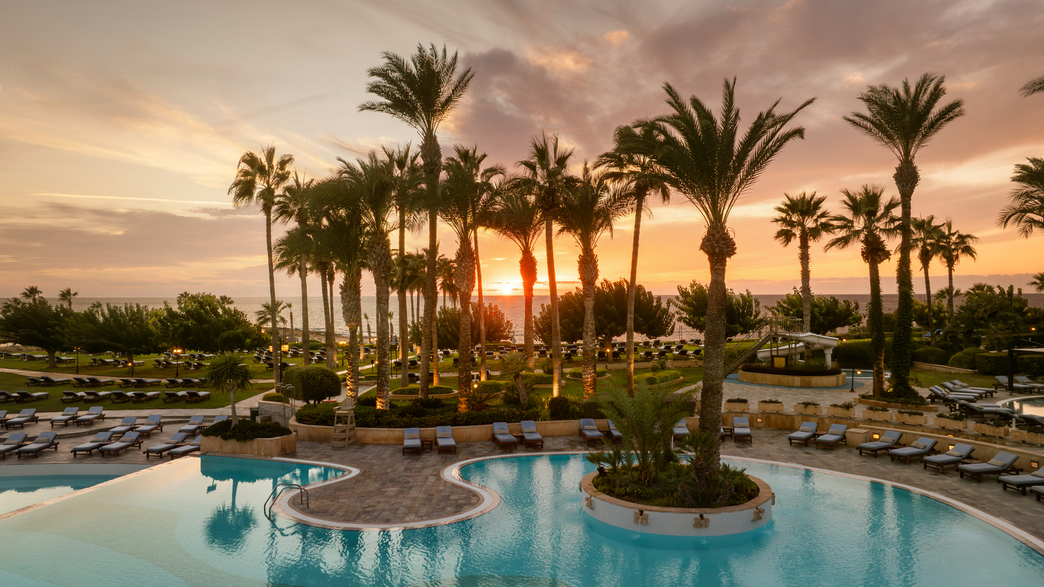 Elysium Hotel & Resort