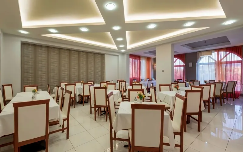 Dennys Inn Hotel