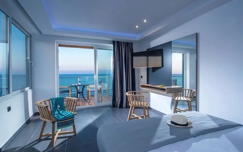 Enorme Infinity Beach (ex Infinity Blue)