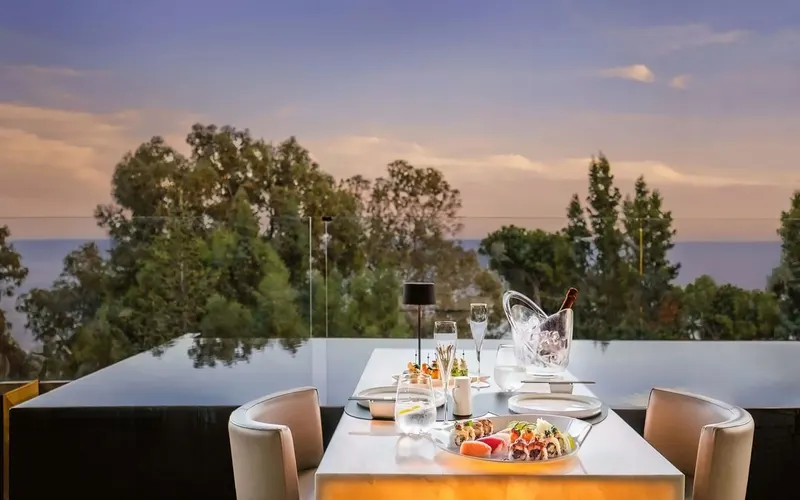 Four Seasons Hotel